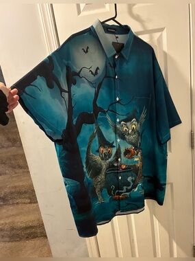 Garamond Men’s Button Down Top with owls stirring a cauldron. Size 5X. $7